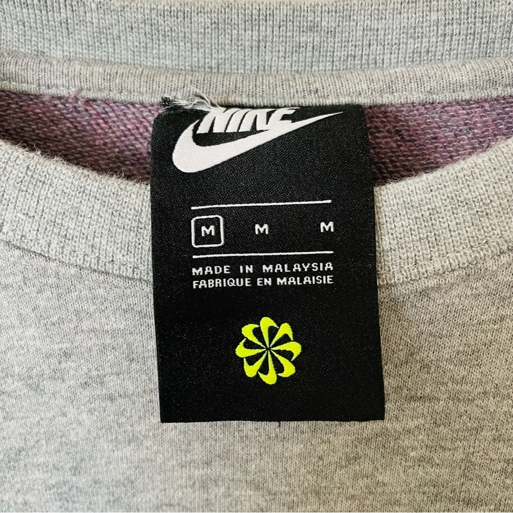 Nike MEDIUM gray logo crewneck sweatshirt